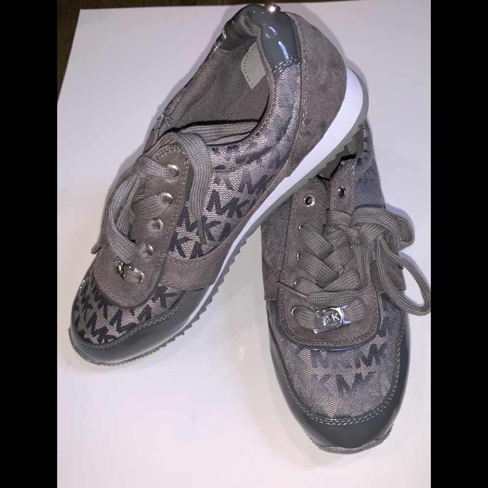 MichaelKors SOLD👟